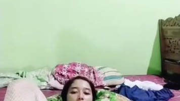 Kak Emay Ngewe with pacar