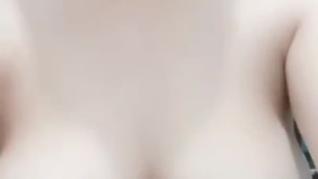 Nitha Colok Dildo Dibuka Lebar Memeknya